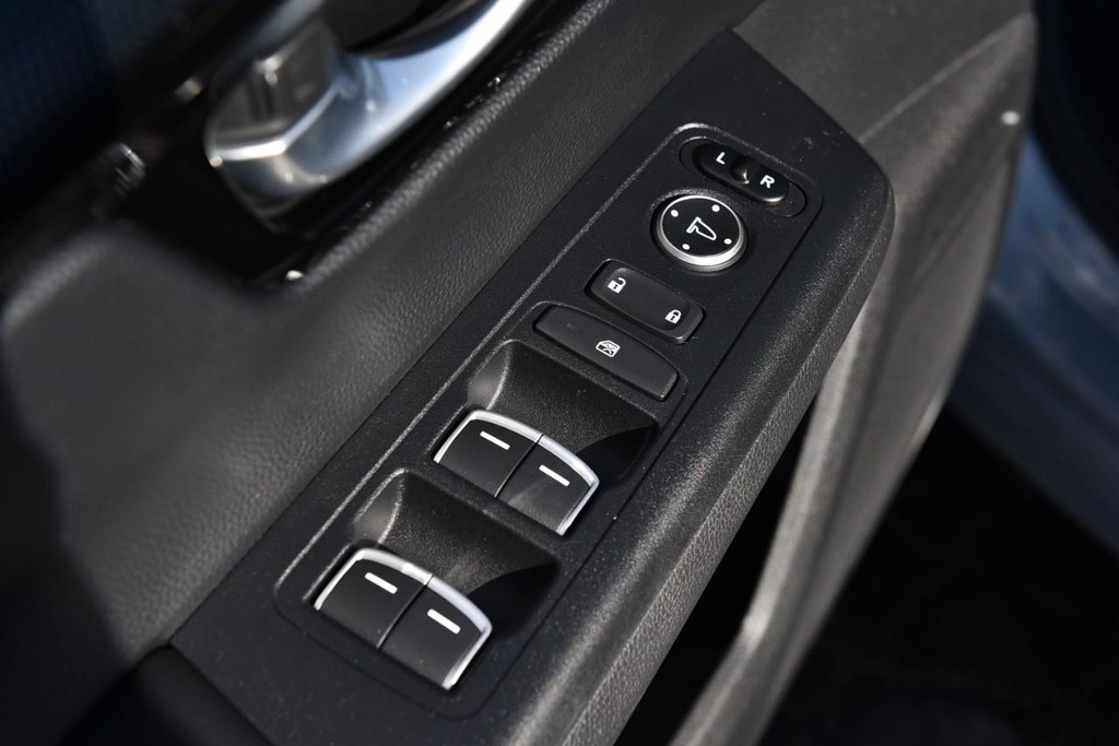 Honda CR-V Hybrid Vehicle Image 08