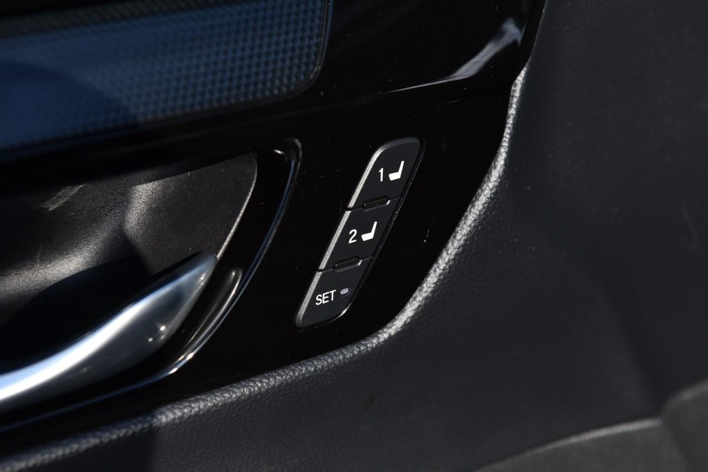 Honda CR-V Hybrid Vehicle Image 09