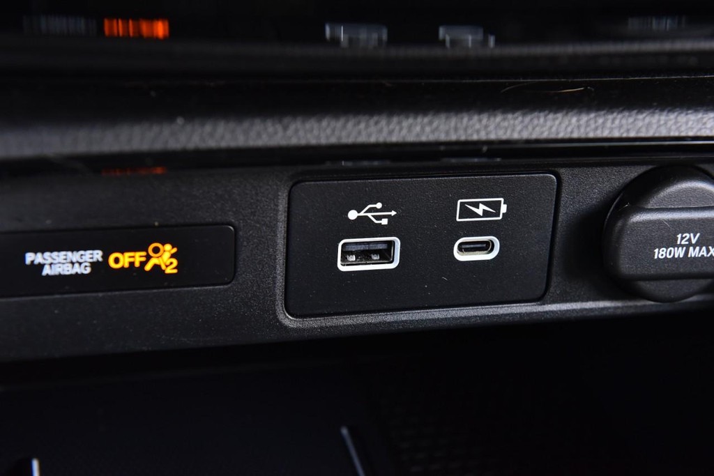 Honda CR-V Hybrid Vehicle Image 17