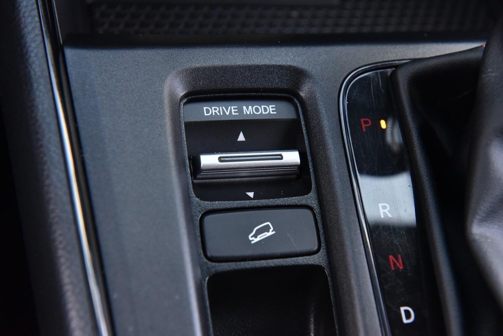 Honda CR-V Hybrid Vehicle Image 19