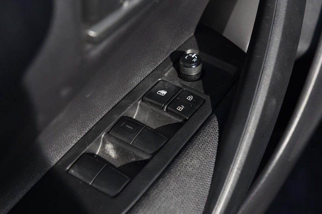 Toyota Corolla Vehicle Image 08