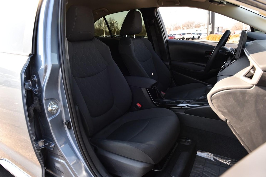 Toyota Corolla Vehicle Image 16