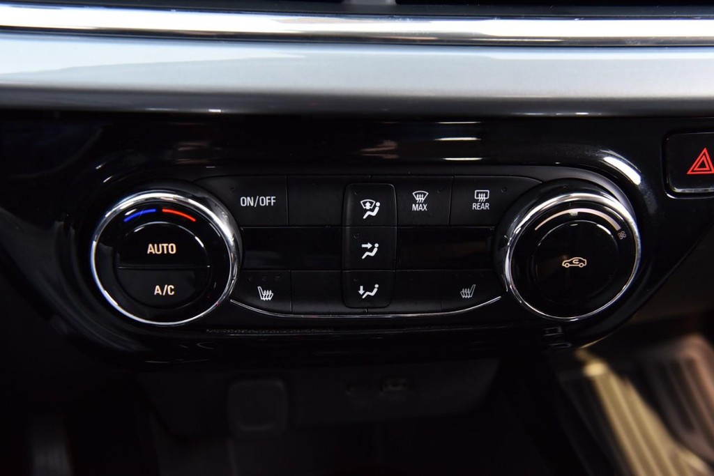 Chevrolet Trax Vehicle Image 13