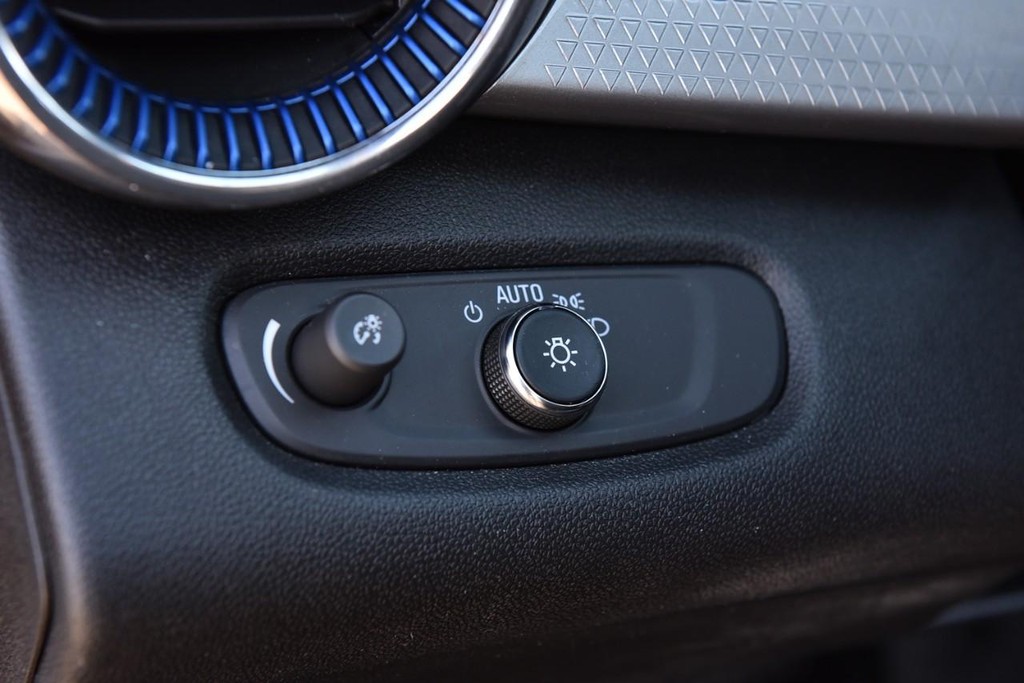 Chevrolet Trax Vehicle Image 09