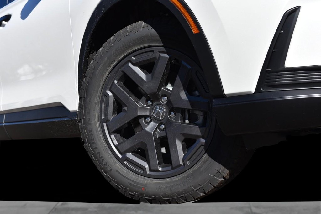 Honda CR-V Hybrid Vehicle Image 03