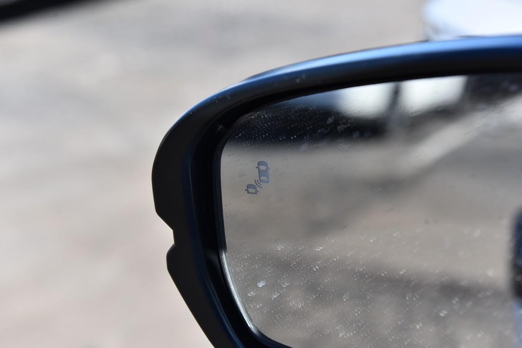 Honda CR-V Hybrid Vehicle Image 09