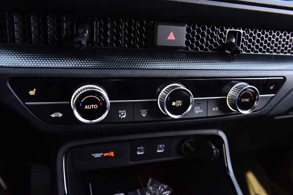 Honda CR-V Hybrid Vehicle Image 15