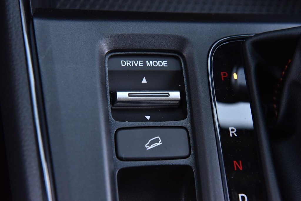 Honda CR-V Hybrid Vehicle Image 18