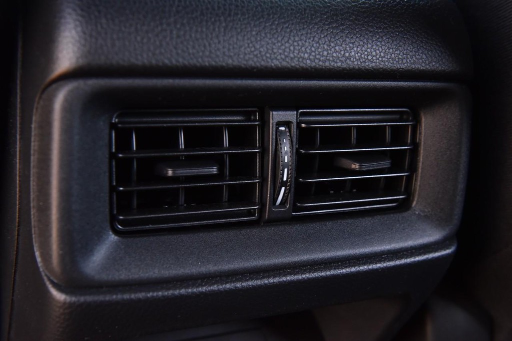 Honda CR-V Hybrid Vehicle Image 25