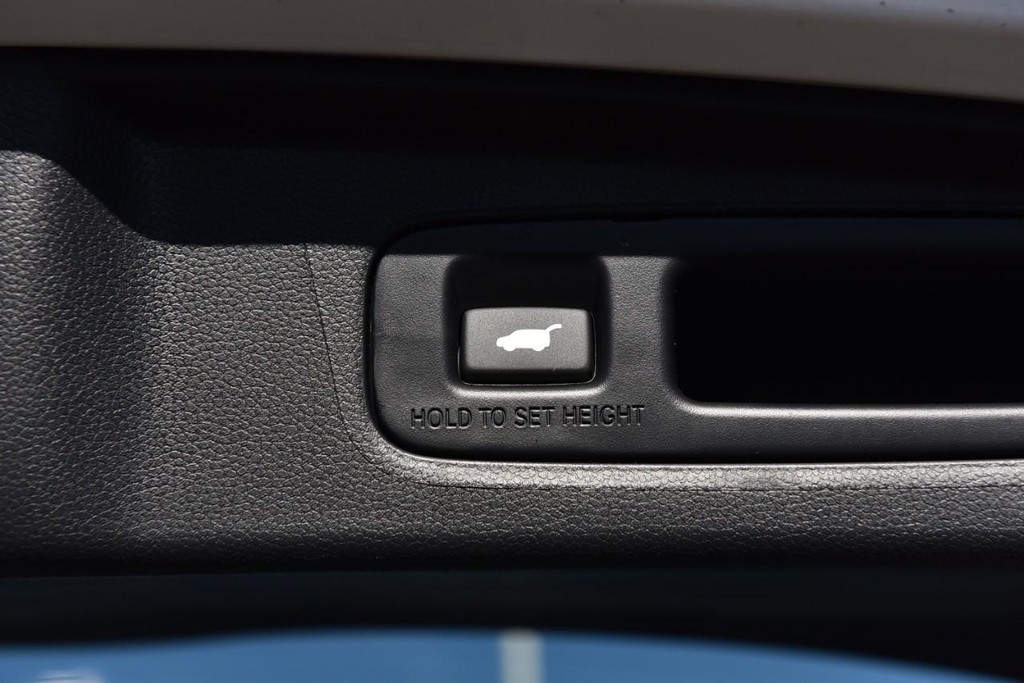 Honda CR-V Hybrid Vehicle Image 28