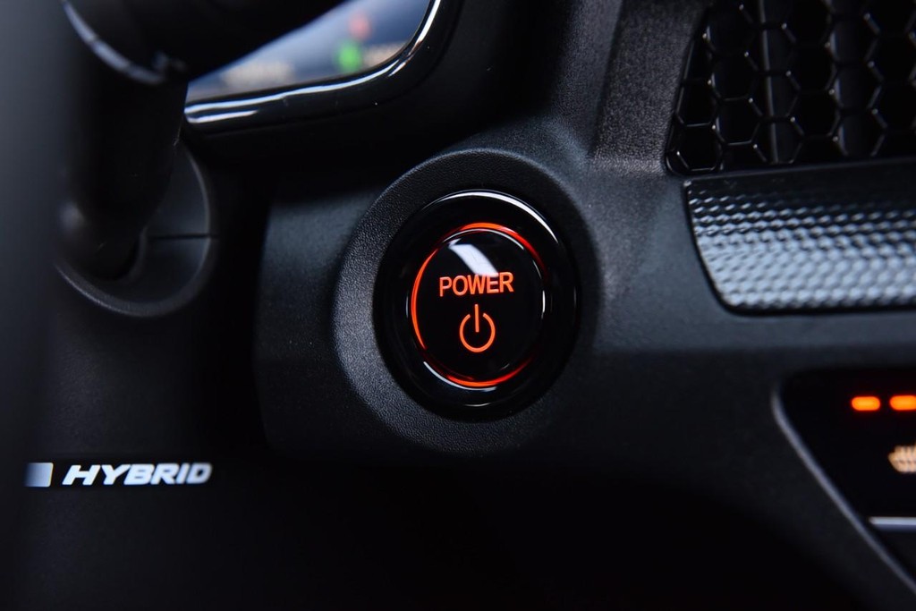 Honda CR-V Hybrid Vehicle Full-screen Gallery Image 19