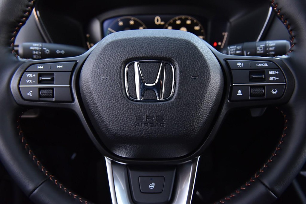 Honda CR-V Hybrid Vehicle Full-screen Gallery Image 20