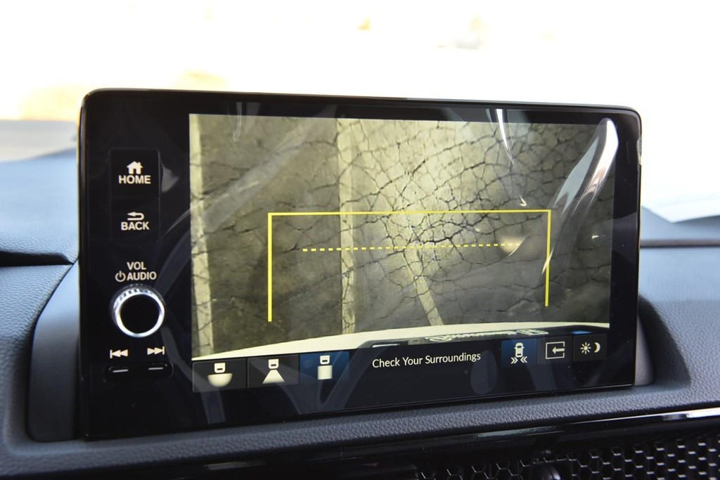 Honda CR-V Hybrid Vehicle Full-screen Gallery Image 14