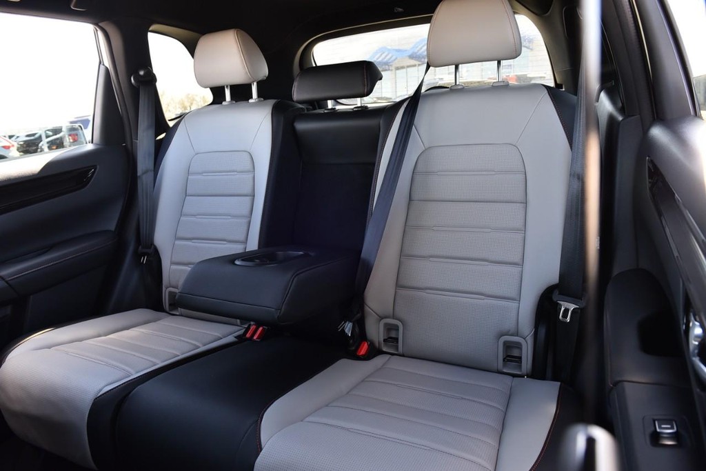 Honda CR-V Hybrid Vehicle Full-screen Gallery Image 25