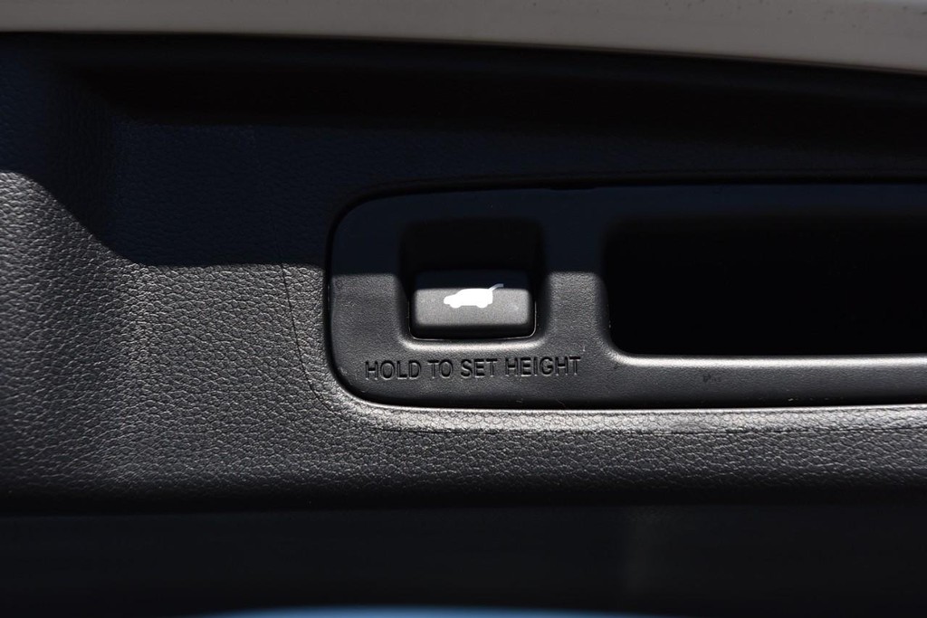 Honda CR-V Hybrid Vehicle Full-screen Gallery Image 29