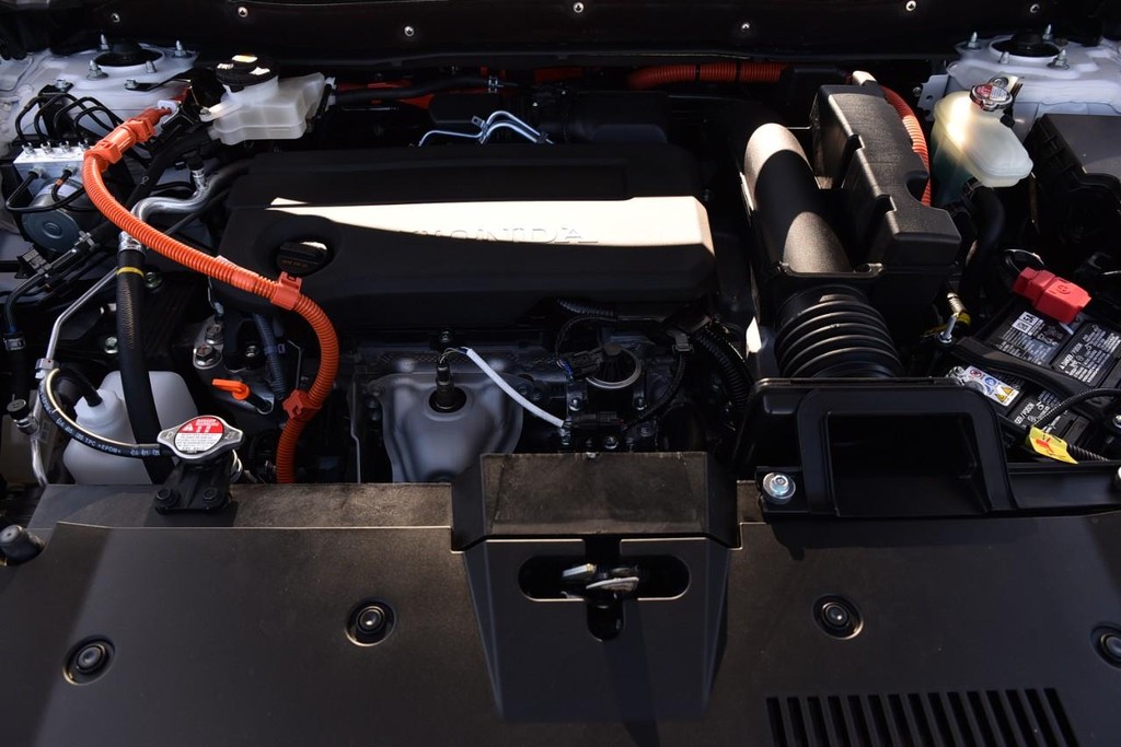 Honda CR-V Hybrid Vehicle Full-screen Gallery Image 30