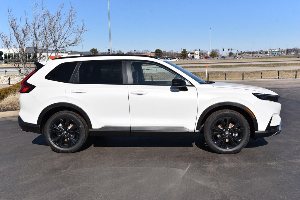 Honda CR-V Hybrid Vehicle Full-screen Gallery Image 5