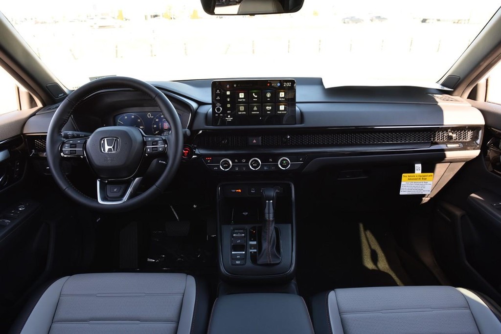 Honda CR-V Hybrid Vehicle Full-screen Gallery Image 7