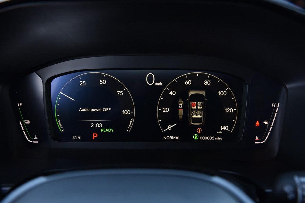 Honda CR-V Hybrid Vehicle Full-screen Gallery Image 12