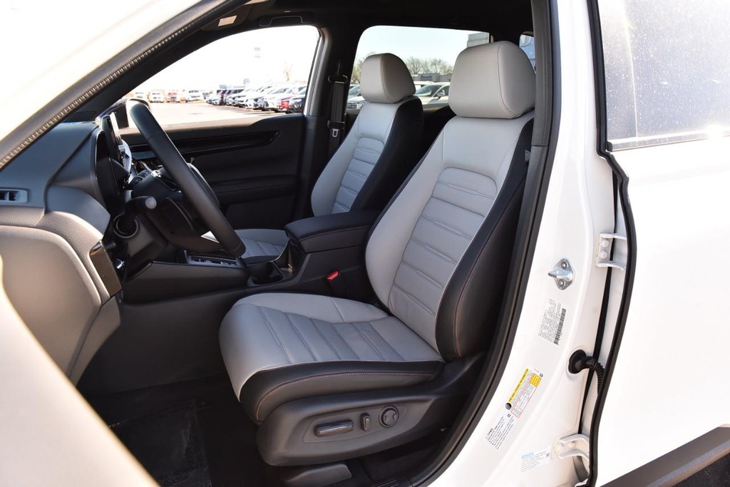 Honda CR-V Hybrid Vehicle Full-screen Gallery Image 22