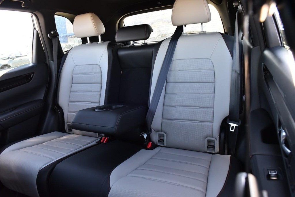 Honda CR-V Hybrid Vehicle Full-screen Gallery Image 25