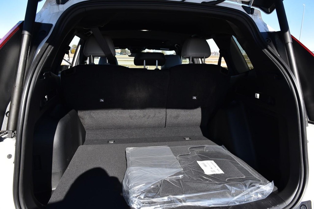 Honda CR-V Hybrid Vehicle Full-screen Gallery Image 28