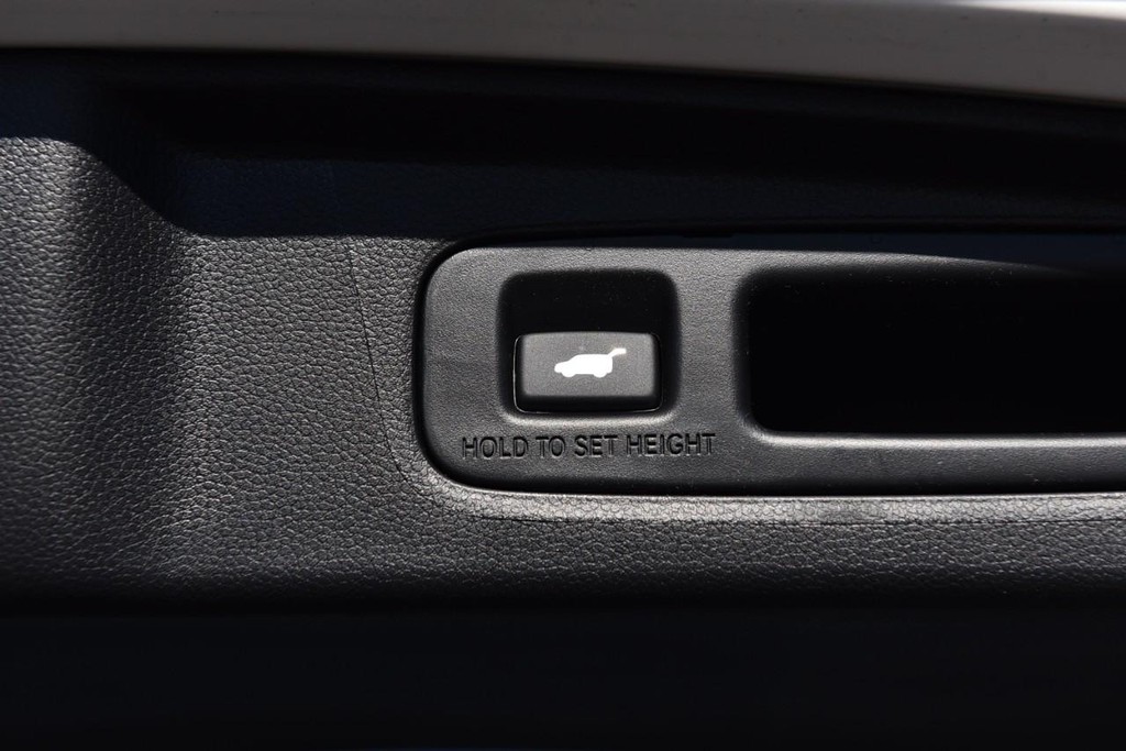 Honda CR-V Hybrid Vehicle Full-screen Gallery Image 29