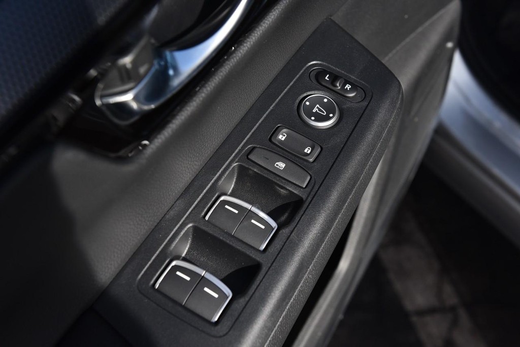 Honda CR-V Hybrid Vehicle Image 08