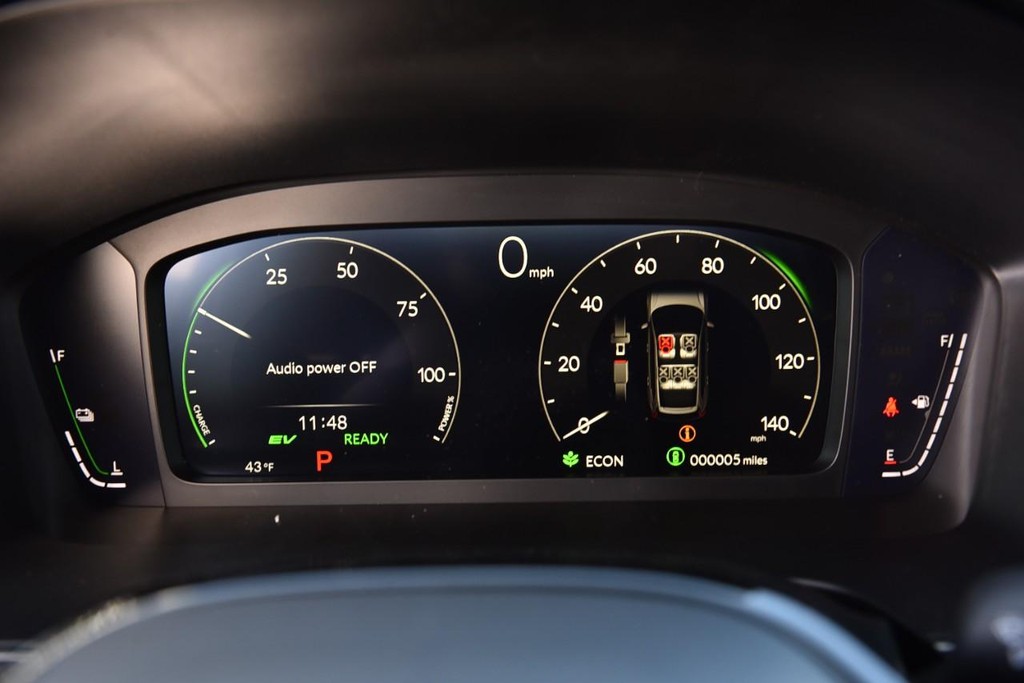 Honda CR-V Hybrid Vehicle Image 12