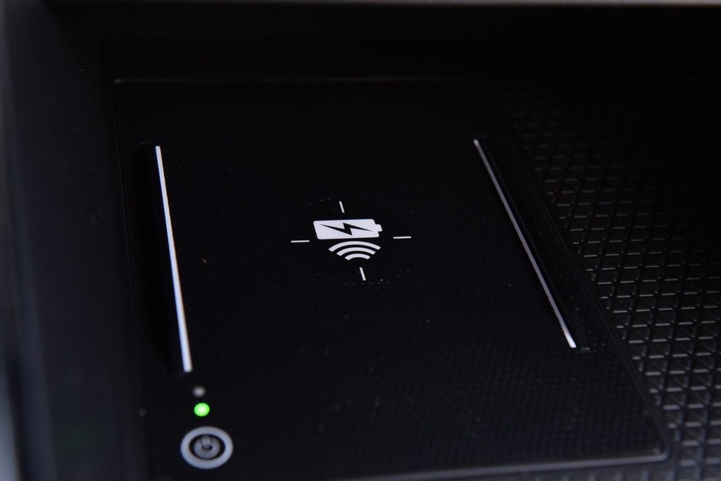 Honda CR-V Hybrid Vehicle Image 18