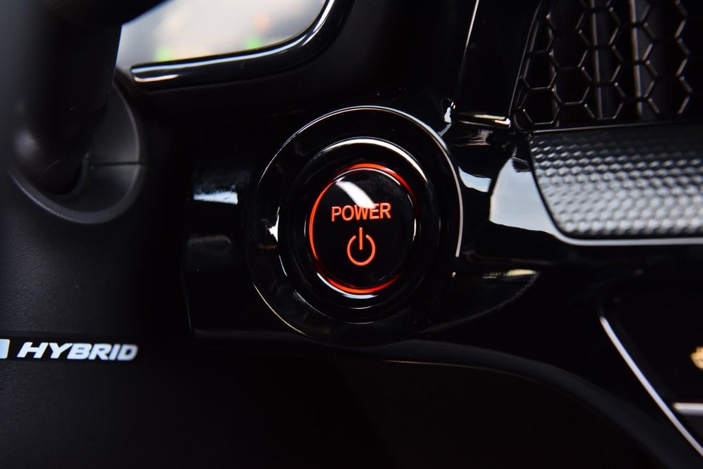 Honda CR-V Hybrid Vehicle Image 20