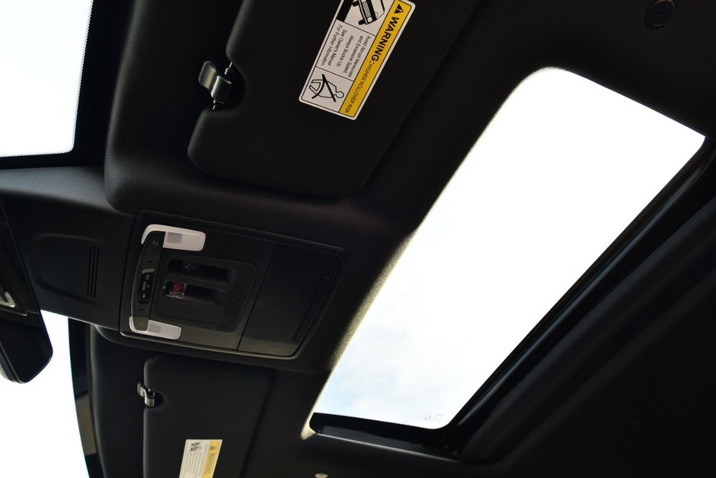 Honda CR-V Hybrid Vehicle Image 24