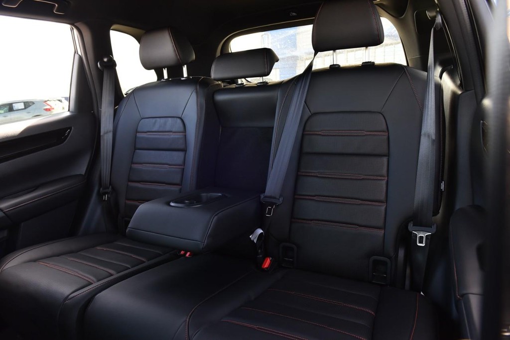 Honda CR-V Hybrid Vehicle Image 25