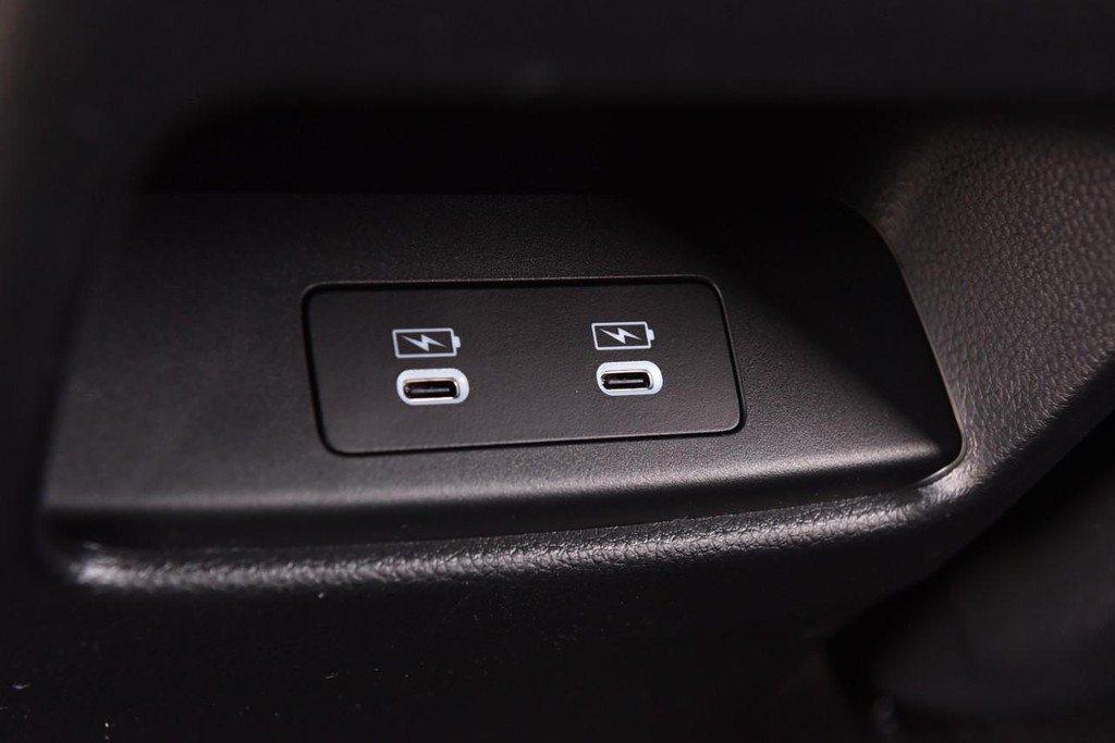 Honda CR-V Hybrid Vehicle Image 27