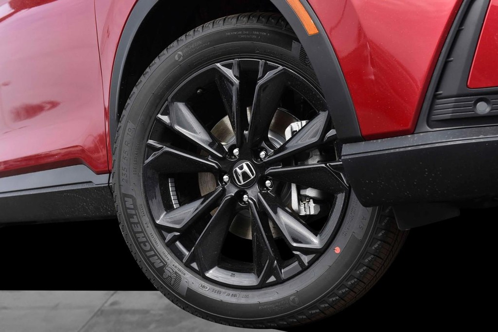 Honda CR-V Hybrid Vehicle Image 03