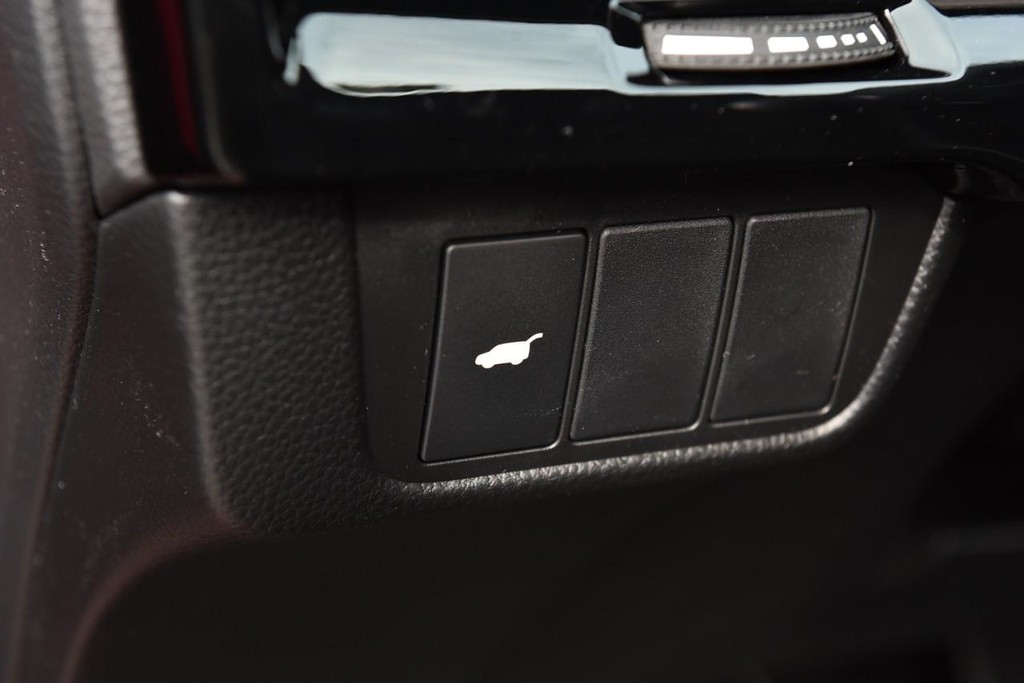 Honda CR-V Hybrid Vehicle Image 11