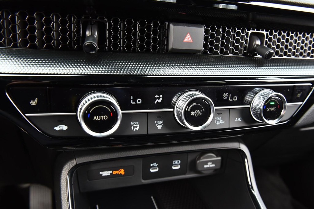 Honda CR-V Hybrid Vehicle Image 16