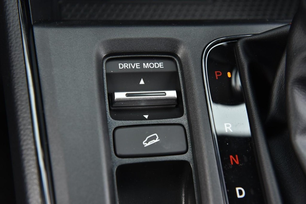 Honda CR-V Hybrid Vehicle Image 19