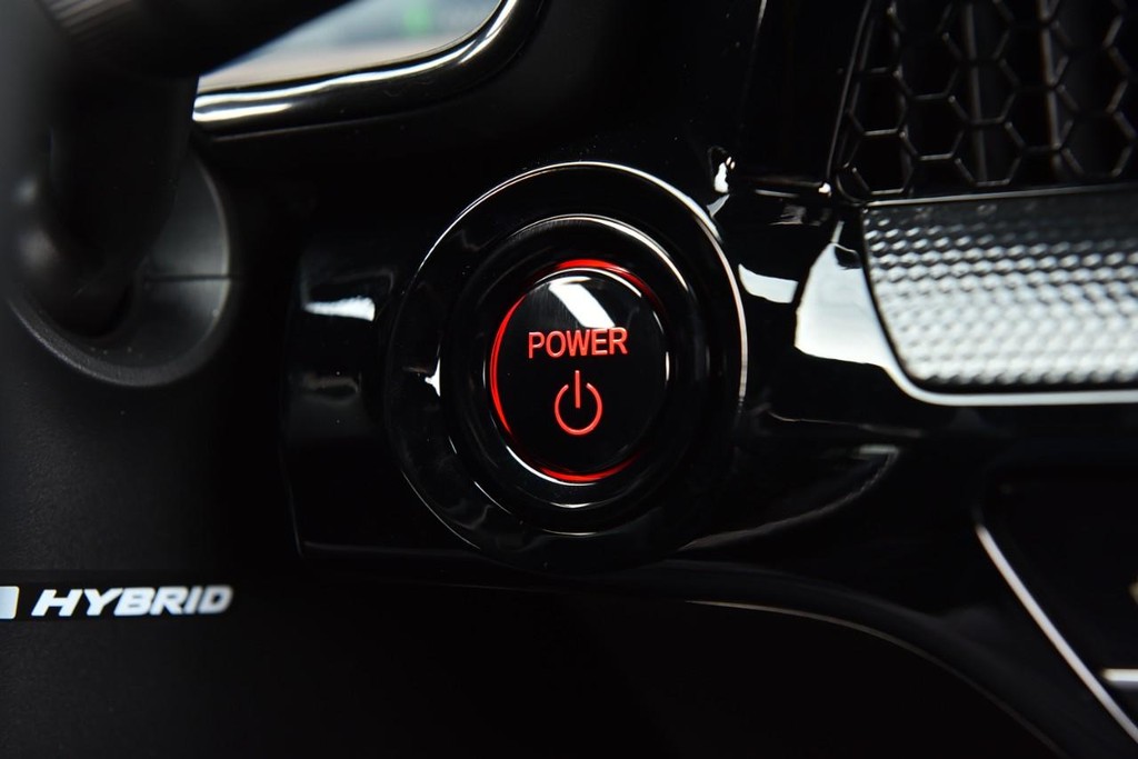 Honda CR-V Hybrid Vehicle Image 20