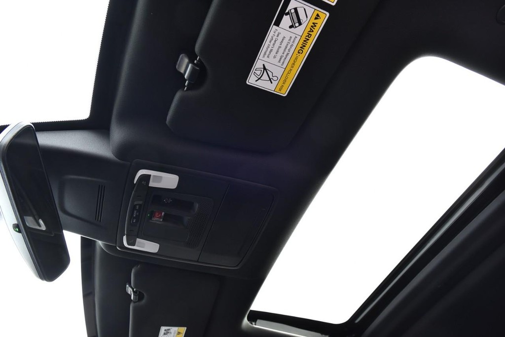 Honda CR-V Hybrid Vehicle Image 24