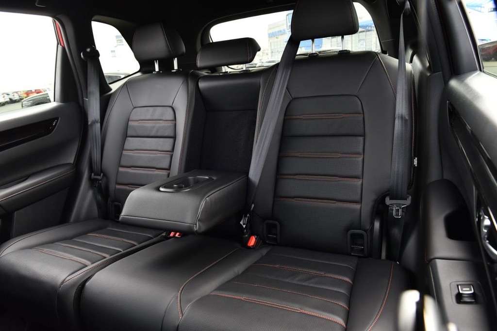 Honda CR-V Hybrid Vehicle Image 25