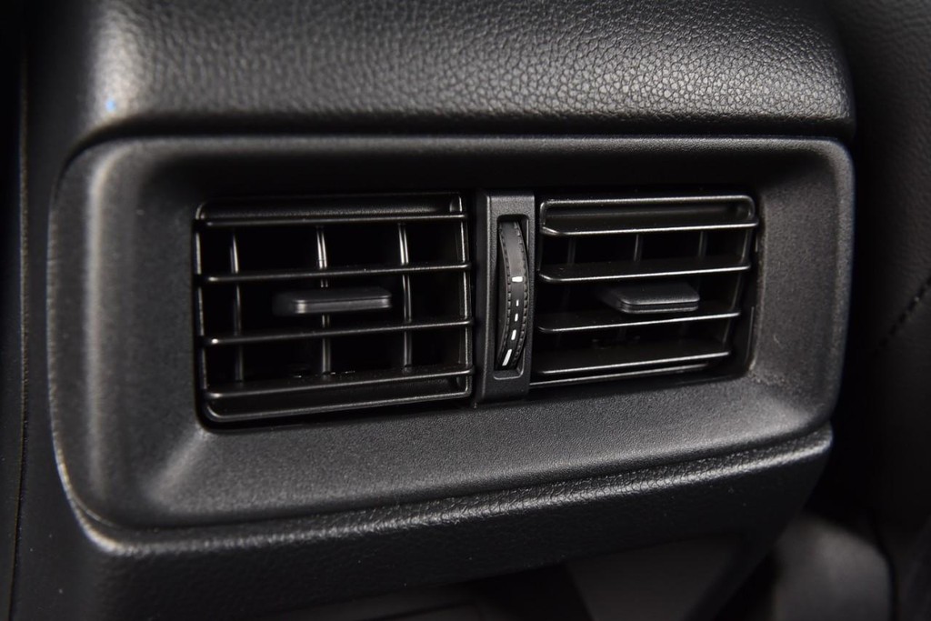 Honda CR-V Hybrid Vehicle Image 26