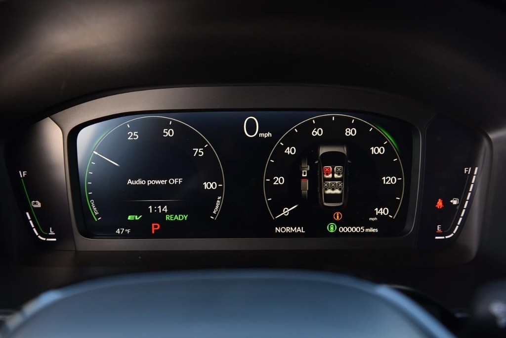 Honda CR-V Hybrid Vehicle Image 13