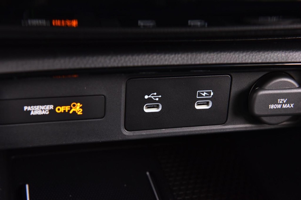 Honda CR-V Hybrid Vehicle Image 18