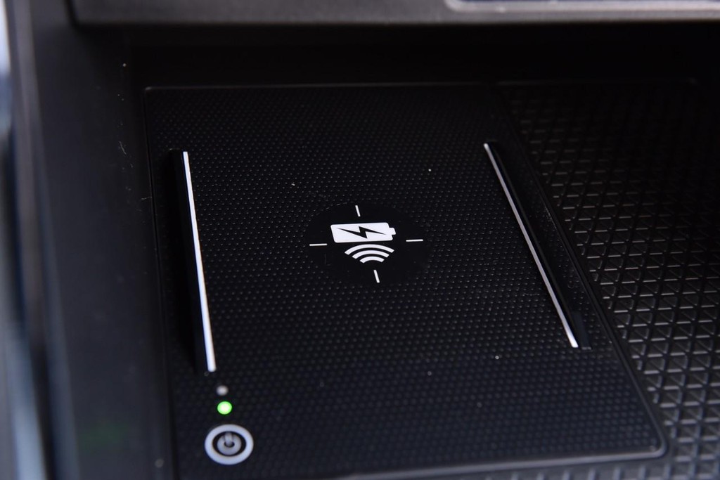 Honda CR-V Hybrid Vehicle Image 19