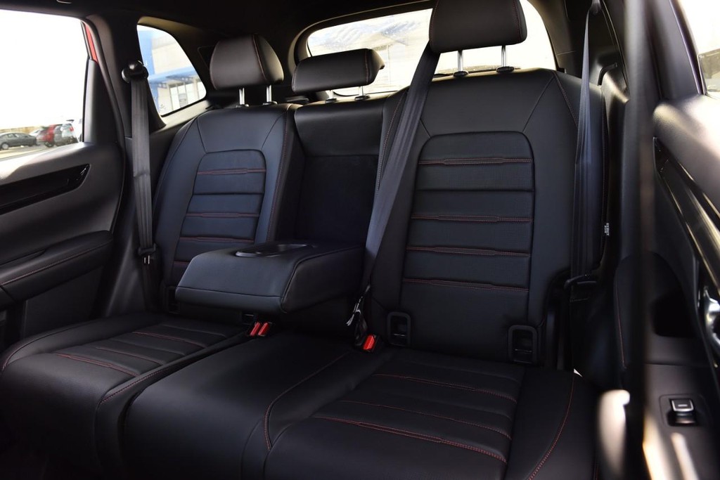 Honda CR-V Hybrid Vehicle Image 26