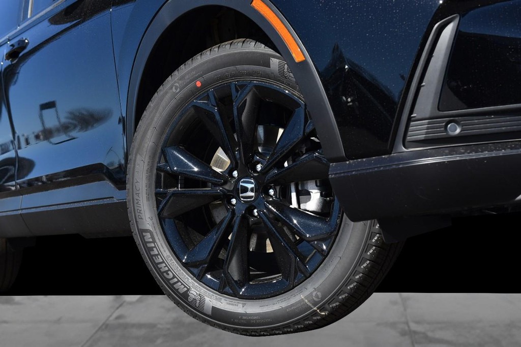 Honda CR-V Hybrid Vehicle Full-screen Gallery Image 3