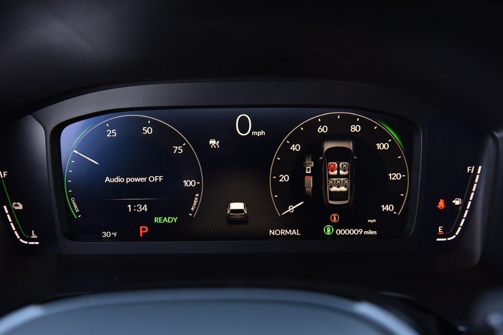 Honda CR-V Hybrid Vehicle Full-screen Gallery Image 12