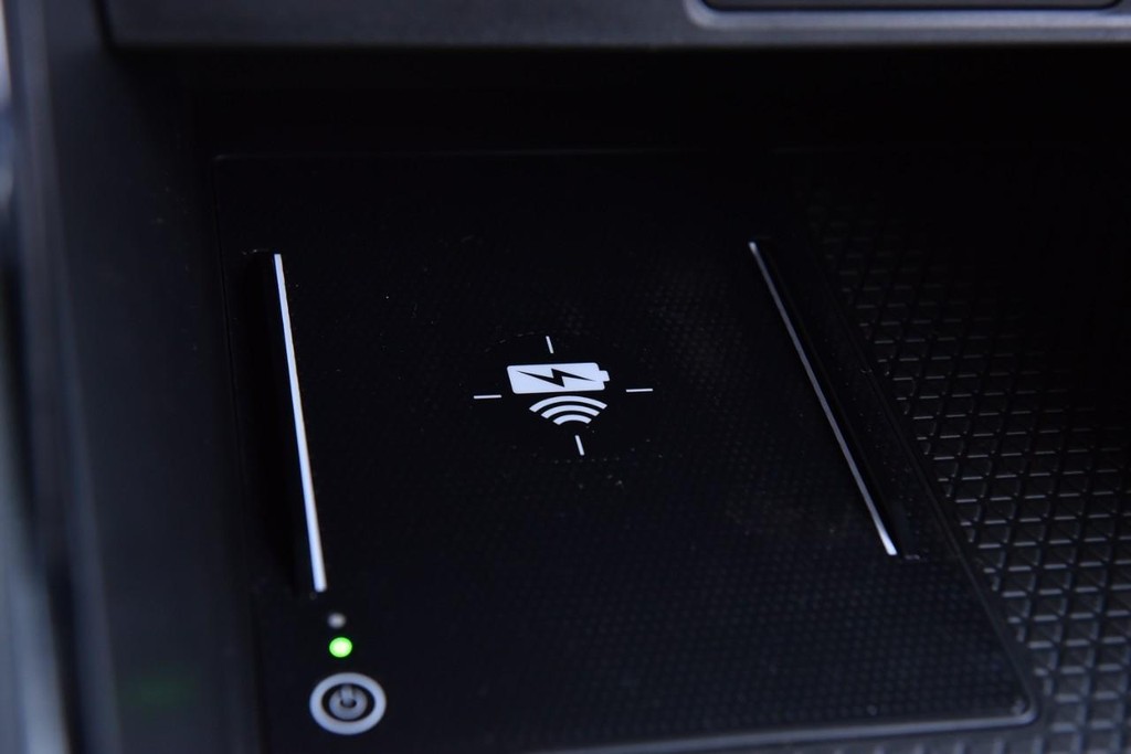 Honda CR-V Hybrid Vehicle Full-screen Gallery Image 18