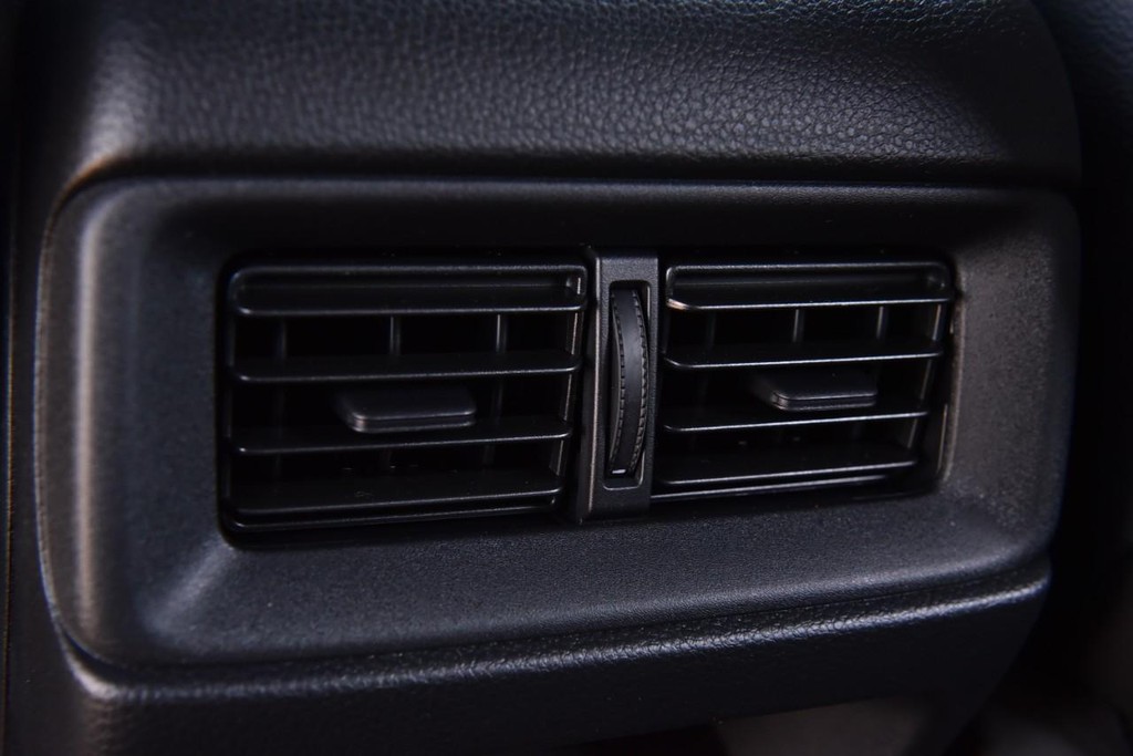 Honda CR-V Hybrid Vehicle Full-screen Gallery Image 26